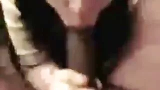 மனைவி தனியா கக்கூஸ் பஸ்ட்டு. தமது