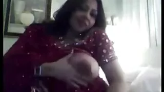 அலானா தமது குரூஸ் தனது வளர்ப்பு மகனுடன் உடலுறவு கொள்ள முடிவு செய்கிறார்.