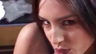 நீல நிற டில்டோவுடன் விரல் தமிழ் sexx புண்டை.