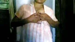 ஆலிவர் ஃபாஸ் ஒரு சுல்தான் அல்ல, ஆனால் பெண் தமிழ் கவர்ச்சியாக வீடியோ அழகும் சூழப்பட்டுள்ளது.