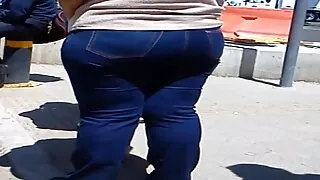 பிபி கே கார்லா தமது லேன் எளிதில் புணர்கிறார்.