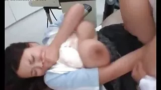 ரஷ்ய பெண் ஒரு பையனுடன் ஃபக் செய்ய குடிசையை தமிழ் நடிகை செக்ஸ் கழற்றினாள்.