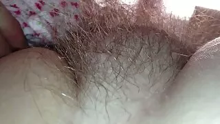 ஒரு குறுகிய ஹேர்டு பெண்ணை விந்தணுக்களால் தானம் செய்யுங்கள். அவர் புன்னகைத்து தனது சேவலை நக்குகிறார். தமிழ் செக்ஸ் கிராமத்தில் வீடியோ