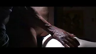 இல்லத்தரசி ஒரு மனிதனை எப்படி மகிழ்விப்பது xxx என்று தெரியும்.
